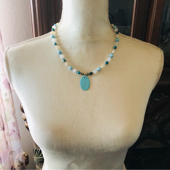 Handcrafted abalone shell dyed agate howlite stone genuine pearl necklace - Picture 5 of 15